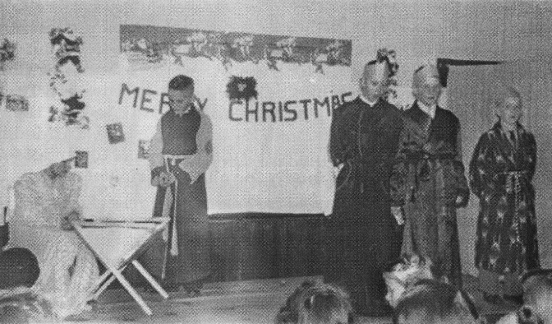 The Nativity scene during the 1953 Christmas program at Pleasant Hour School in Chippewa County.